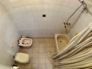 Foto 15 de Se Vende Excelente Casa Cinco ambientes, con 4 Cocheras, posible permuta por menor valor!!