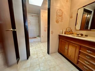 Foto 40 de Se Vende Excelente Casa Cinco ambientes, con 4 Cocheras, posible permuta por menor valor!!