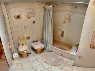 Foto 35 de Se Vende Excelente Casa Cinco ambientes, con 4 Cocheras, posible permuta por menor valor!!