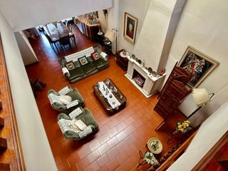 Foto 11 de Se Vende Excelente Casa Cinco ambientes, con 4 Cocheras, posible permuta por menor valor!!