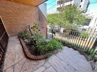 Foto 3 de Se Vende Excelente Casa Cinco ambientes, con 4 Cocheras, posible permuta por menor valor!!