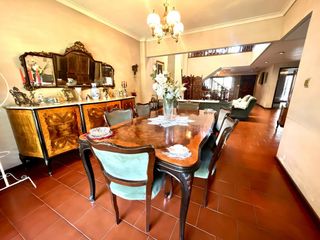 Foto 10 de Se Vende Excelente Casa Cinco ambientes, con 4 Cocheras, posible permuta por menor valor!!