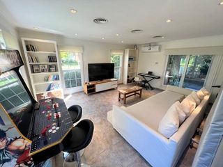 Foto 9 de LA ISLA, NORDELTA. Venta o Alquiler sobre la laguna