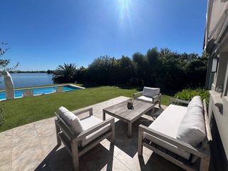 Foto 4 de LA ISLA, NORDELTA. Venta o Alquiler sobre la laguna