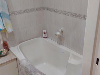 Foto 15 de Casa en Banfield con jardín,  quincho y pileta