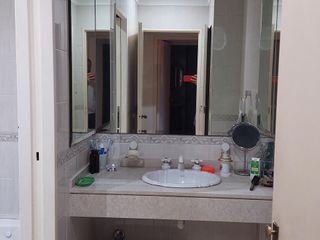Foto 16 de Casa en Banfield con jardín,  quincho y pileta