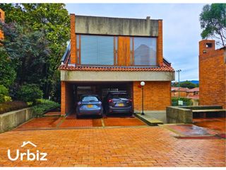 Foto 4 de Venta de casa de 395 m² en Colina Campestre Reservada
