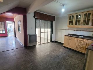 Foto 1 de ALQUILER - DUPLEX DE 3 DORMITORIOS