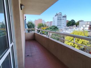 Foto 1 de Departamento en  alquiler de 1 dormitorio con balcón y terraza
