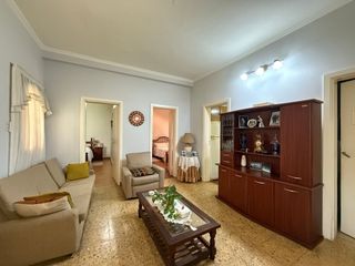 Foto 4 de Casa 4 amb, Quincho, fondo verde y garage doble