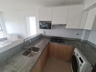 Foto 2 de SE ALQUILA DEPARTAMENTO SEMI AMOBLADO EN SURQUILLA A PASOS DEL OPEN PLAZA