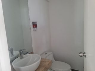 Foto 4 de SE ALQUILA DEPARTAMENTO SEMI AMOBLADO EN SURQUILLA A PASOS DEL OPEN PLAZA
