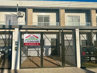 Foto 1 de Duplex en alquiler en Paso del Rey Norte