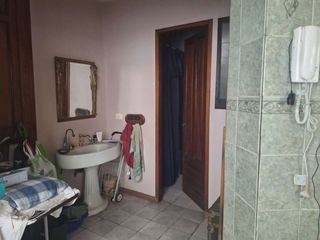 Foto 11 de VENTA Casa antigua  de 7 ambientes en Almagro