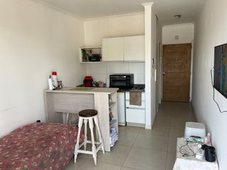 Foto 1 de MONOAMBIENTE ALQUILER LOMAS DE ZAMORA CON COCHERA