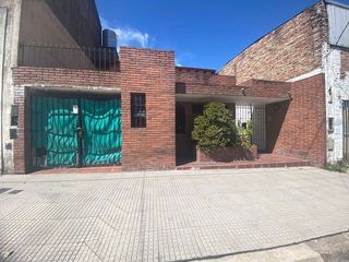 Foto 1 de VENTA CASA 5 AMBIENTES VILLA LUGANO