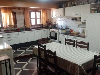 Foto 4 de HERMOSA CASA TRES PISOS BARRIO AVENIDA SUR GLLEN