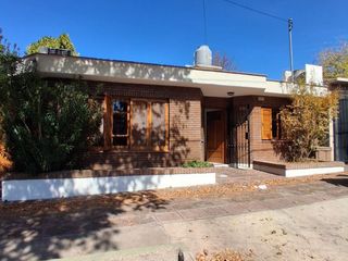 Foto 3 de GODOY CRUZ 2 DORMITORIOS CASA UBICADISIMA CERCA