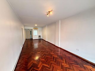 Foto 5 de Departamento de categoría de 3 dormitorios + dependencia y cochera en Las Heras al 300, Barrio Sur