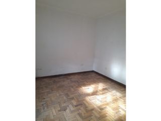 Foto 5 de CASA 3 AMB, CON JARDIN Y ENT. DE AUTO AL FRENTE.  FUNES Y BROWN