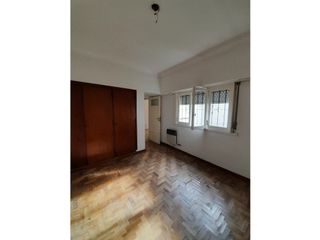 Foto 10 de CASA 3 AMB, CON JARDIN Y ENT. DE AUTO AL FRENTE.  FUNES Y BROWN