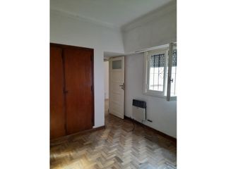 Foto 9 de CASA 3 AMB, CON JARDIN Y ENT. DE AUTO AL FRENTE.  FUNES Y BROWN
