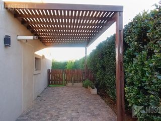 Foto 2 de VENTA Casa en San Eduardo Pilar del Este