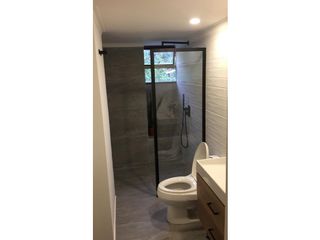 Foto 9 de Venta de apartamento poblado Castropol