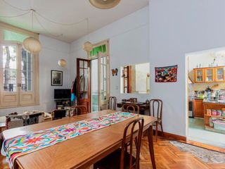 Foto 2 de Casa  de 6 ambientes en Venta en Almagro