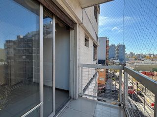 Foto 7 de ALQUILER PISO EN PARQUE CHACABUCO BALCON Y COCHERA
