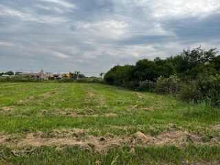 Foto 2 de REMAX VENDE TERRENO EN LA CIUDAD DE RECREO (675m2)