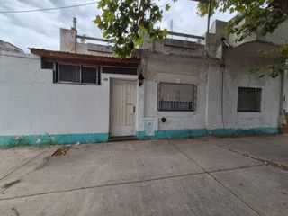 Foto 25 de CASA A RECICLAR 3 AMBIENTES TERRAZA LOTE 14X4.40M