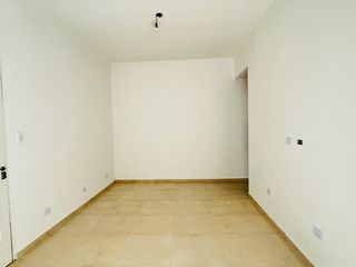 Foto 5 de VENTA DEPTO TIPO PH 2 AMB CON PATIO MUY LUMINOSO!