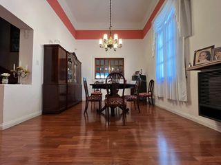Foto 6 de VENTA - CASA 5 AMB C/GARAGE Y QUINCHO - EXC ESTADO