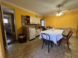Foto 35 de VENTA - CASA 5 AMB C/GARAGE Y QUINCHO - EXC ESTADO