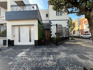 Foto 2 de VENTA - CASA 5 AMB C/GARAGE Y QUINCHO - EXC ESTADO