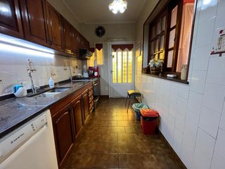 Foto 18 de VENTA - CASA 5 AMB C/GARAGE Y QUINCHO - EXC ESTADO