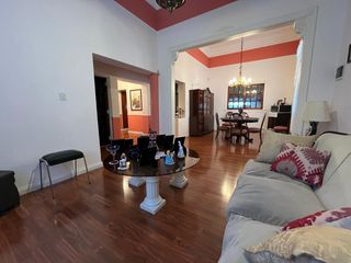 Foto 4 de VENTA - CASA 5 AMB C/GARAGE Y QUINCHO - EXC ESTADO