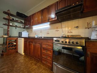 Foto 17 de VENTA - CASA 5 AMB C/GARAGE Y QUINCHO - EXC ESTADO