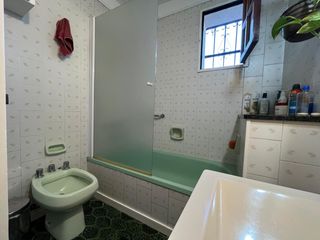 Foto 26 de VENTA - CASA 5 AMB C/GARAGE Y QUINCHO - EXC ESTADO