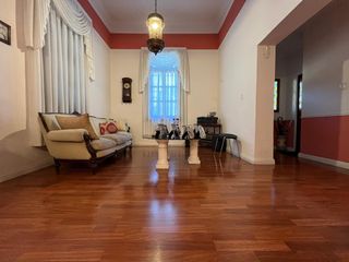 Foto 3 de VENTA - CASA 5 AMB C/GARAGE Y QUINCHO - EXC ESTADO