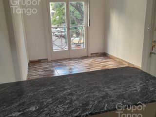 Foto 13 de Venta Departamento Monserrat Dos Ambientes Frente Balcón