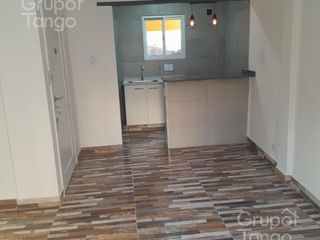 Foto 4 de Venta Departamento Monserrat Dos Ambientes Frente Balcón