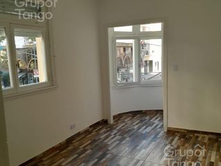 Foto 17 de Venta Departamento Monserrat Dos Ambientes Frente Balcón