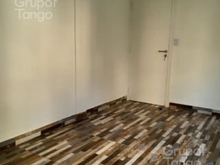 Foto 9 de Venta Departamento Balvanera Dos Ambientes Frente Balcón