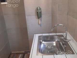 Foto 8 de Venta Departamento Balvanera Dos Ambientes Frente Balcón