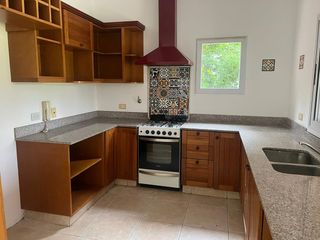 Foto 9 de Casa en  Alquiler Anual con pileta en Santa Catalina Villanueva