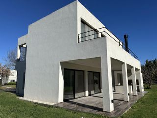 Foto 23 de Casa a estrenar en el barrio Los Eucaliptos - Harás Santa Maria