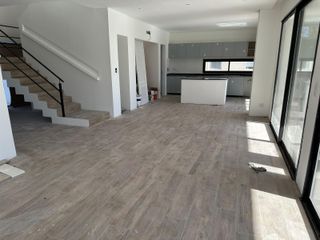 Foto 4 de Casa a estrenar en el barrio Los Eucaliptos - Harás Santa Maria