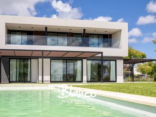 Foto 2 de Casa en Venta en Puertos, Escobar, G.B.A. Zona Norte, Argentina
